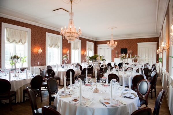 Kikasa Hotel Table Cloths - Luxurious and Durable Table Coverings - Image 4